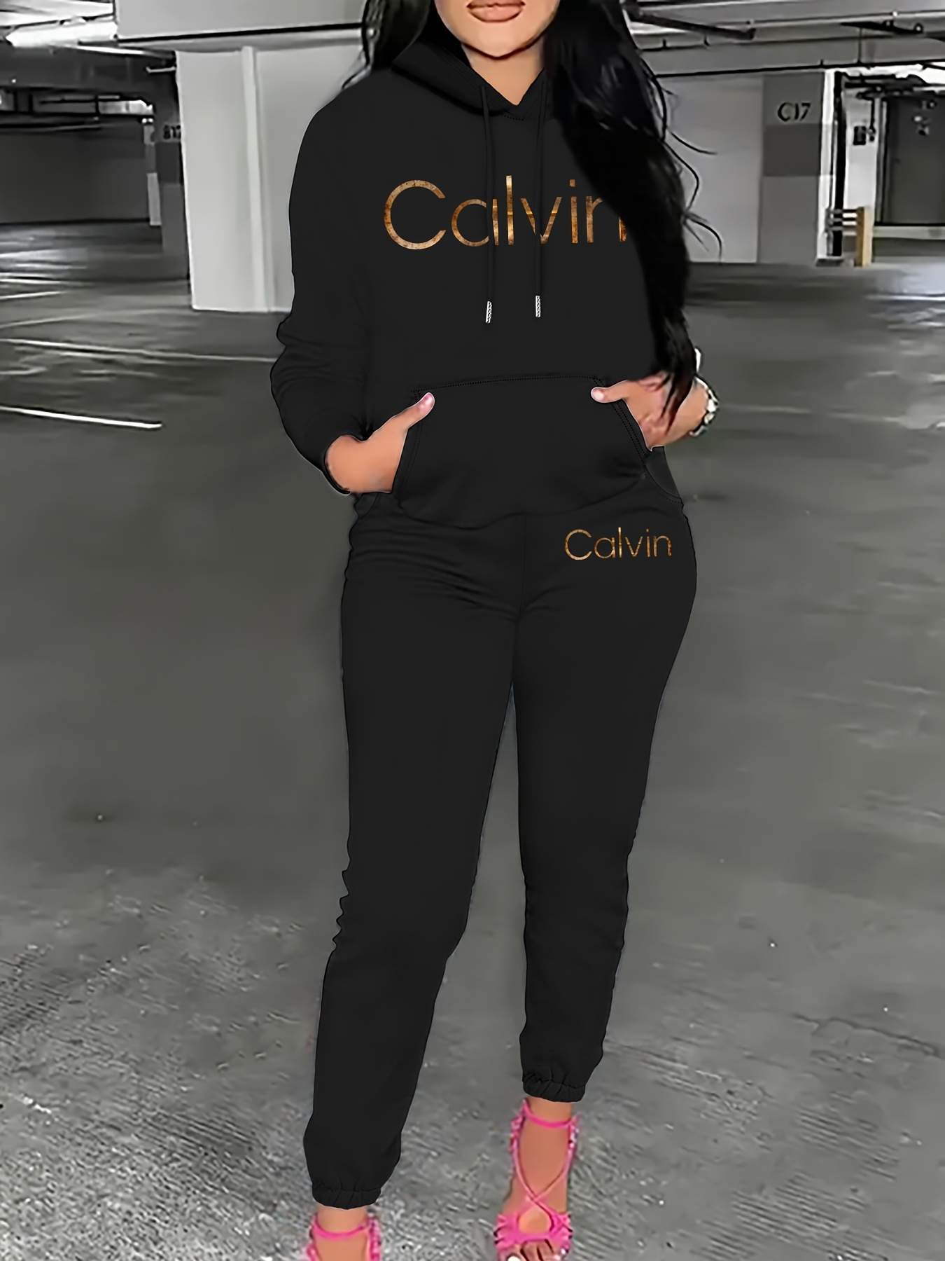 Women Fashion Outfits - Damenmode: Kapuzenpullover und lange Hose, zweiteiliges