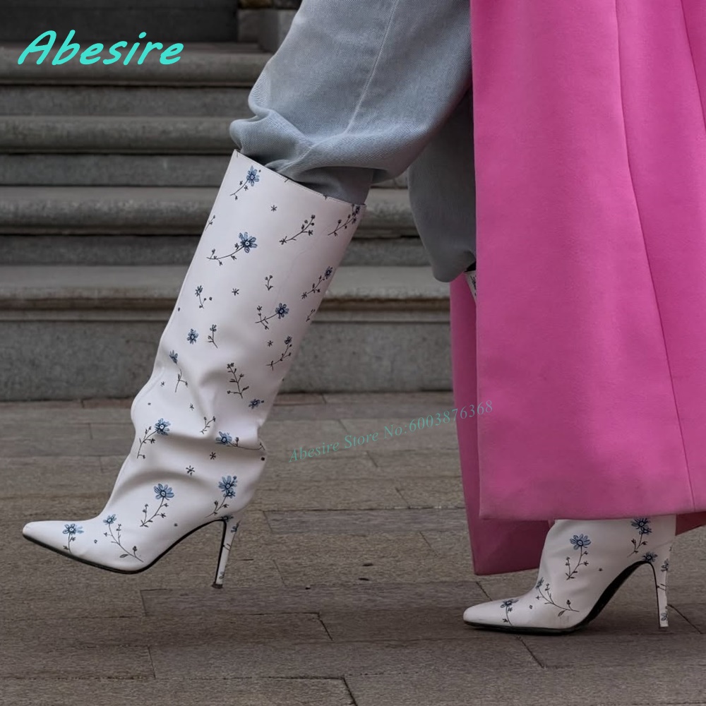 Weiße kniehohe Stiefel mit Blu – Women Fashion Show Bewertung und Preis